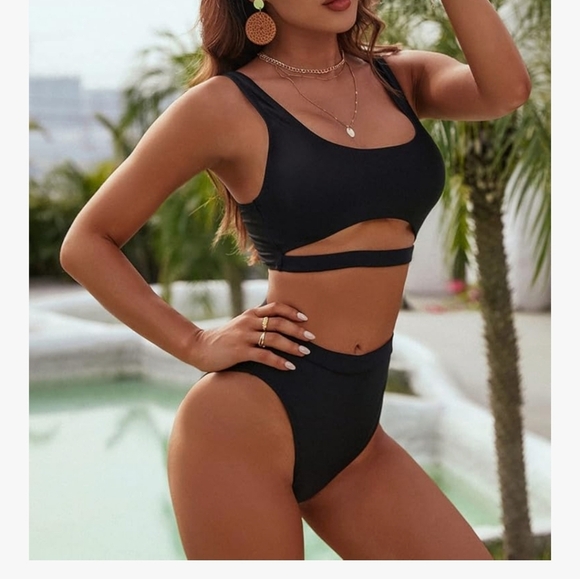 Black Bikini with High-Cut Legs and Plunging Neckline - Picture 3 of 6